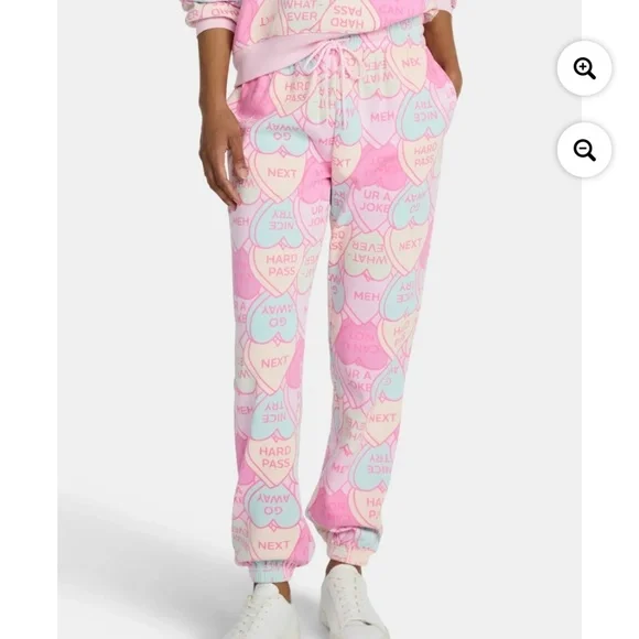 Wound Up Women’s Pink Assorted Candy Heart Joggers Size Medium (8-10) NWT - Picture 4 of 4